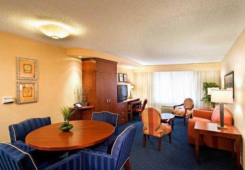 Courtyard By Marriott Birmingham Downtown At Uab Hotel Room photo
